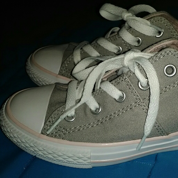 Kids Chuck Taylor All Star Madison Low Top Sneaker - Picture 1 of 4